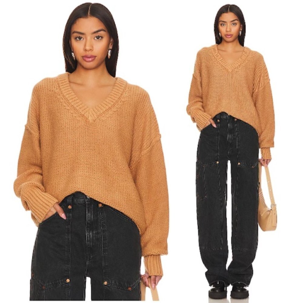 FREE PEOPLE Alli V-neck Sweater in Camel Size Medium